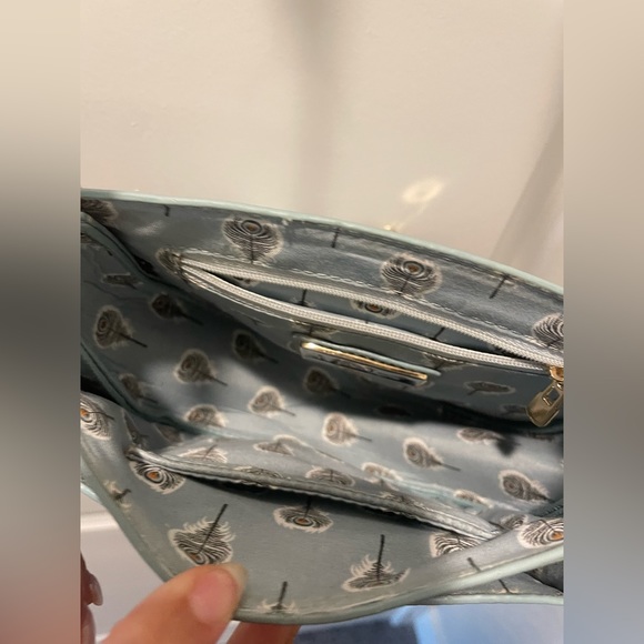 Moda Luxe Baby Blue Crossbody Purse - Picture 6 of 9